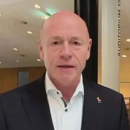 Burkhard Dick教授解密：飞秒激光眼科手术，突破边界还是面临局限？