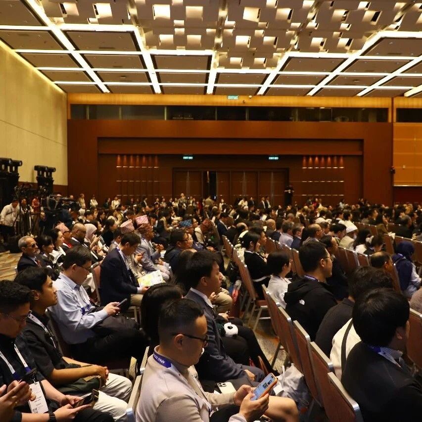 5 coolest waterproof mobile devices