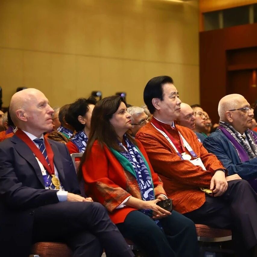 5 coolest waterproof mobile devices