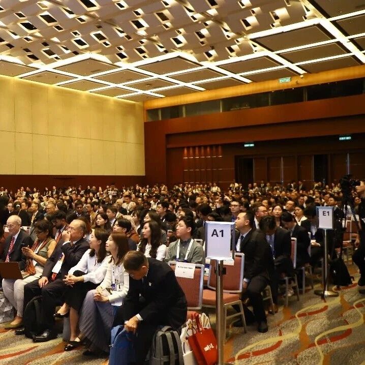 5 coolest waterproof mobile devices