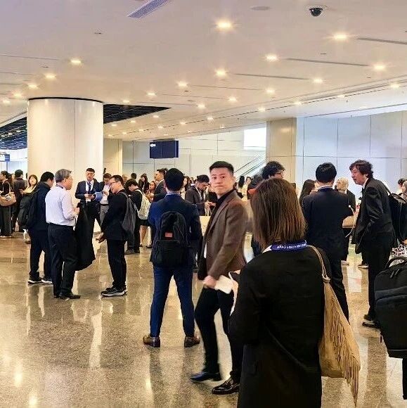 5 coolest waterproof mobile devices